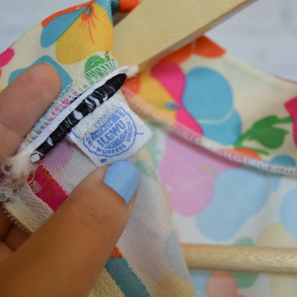 Retro Multi Colored Floral Knee Length Dress - Picture 3 of 4